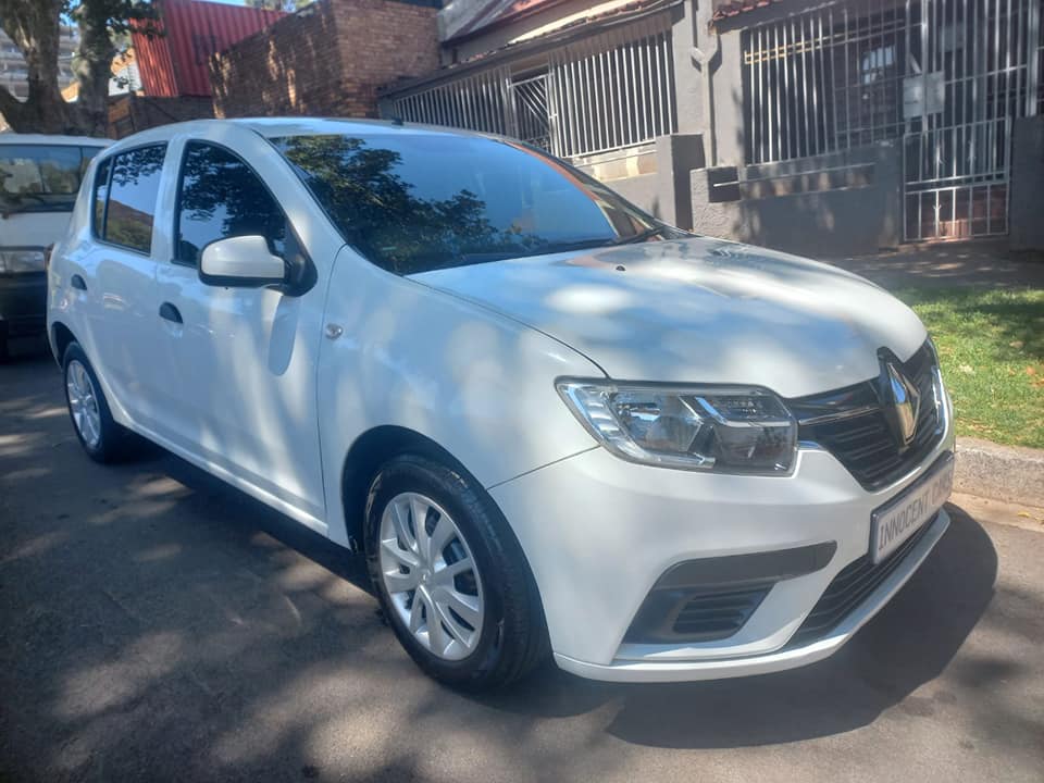 2020 RENAULT SANDERO T900 PETROL, MANUAL, WHITE COLOR, MILEAGE 68000KMS