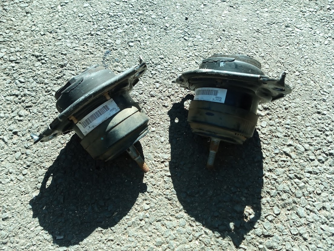 Jeep Grand Cherokee Engine Mountings - Private Seller Jeep Grand Cherokee Engine Mountings - Private Seller