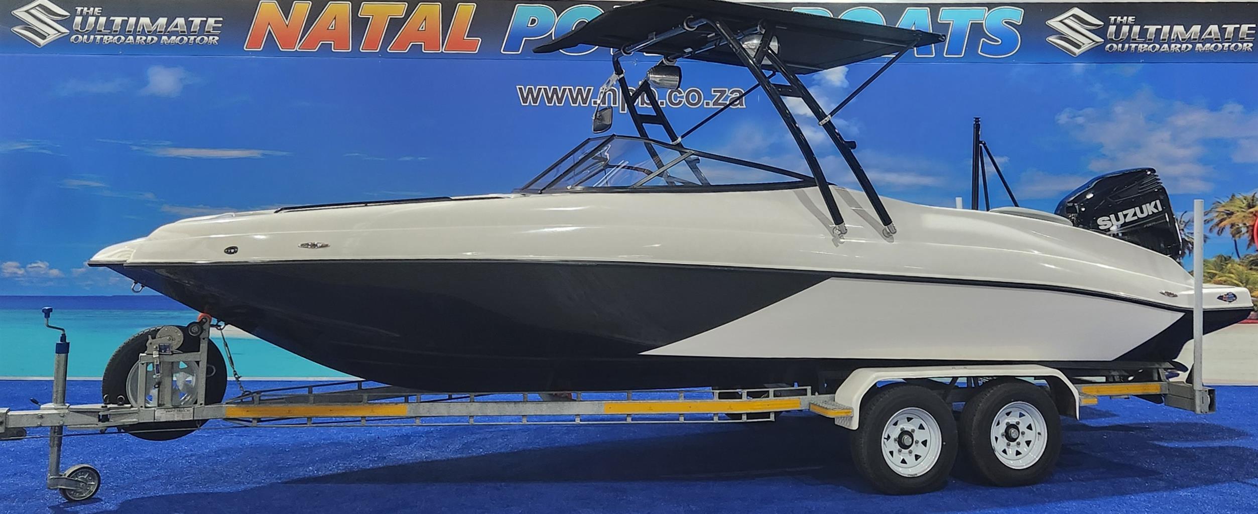 CLASSIC 230 ON TRAILER 300 HP SUZUKI 4 STROKE 2024 MODEL 19 HOUR