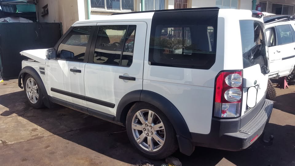Land Rover Discovery 4 – Breaking for parts  | AUTO EZI Land Rover Discovery 4 – Breaking for parts  | AUTO EZI