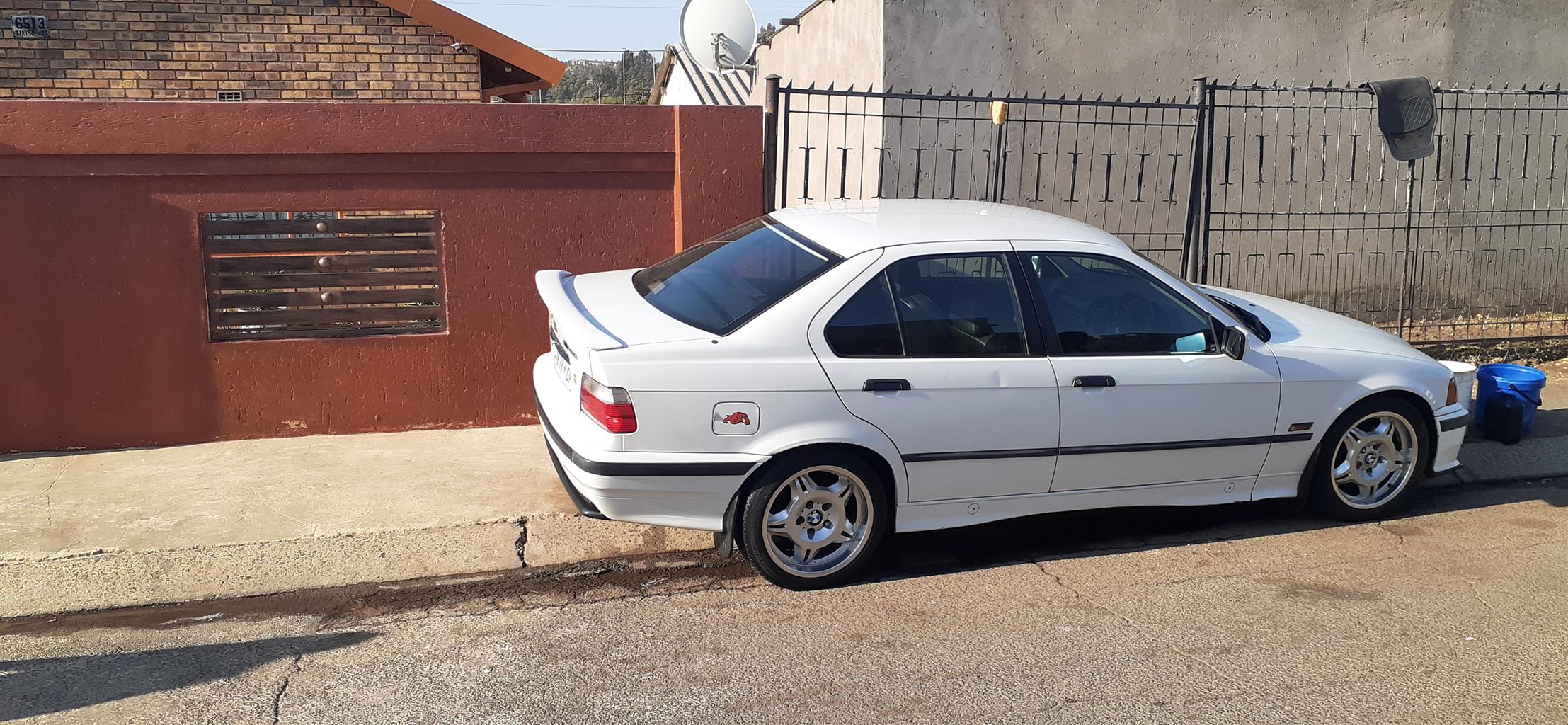 1998 BMW 3 Series 323i M Sport