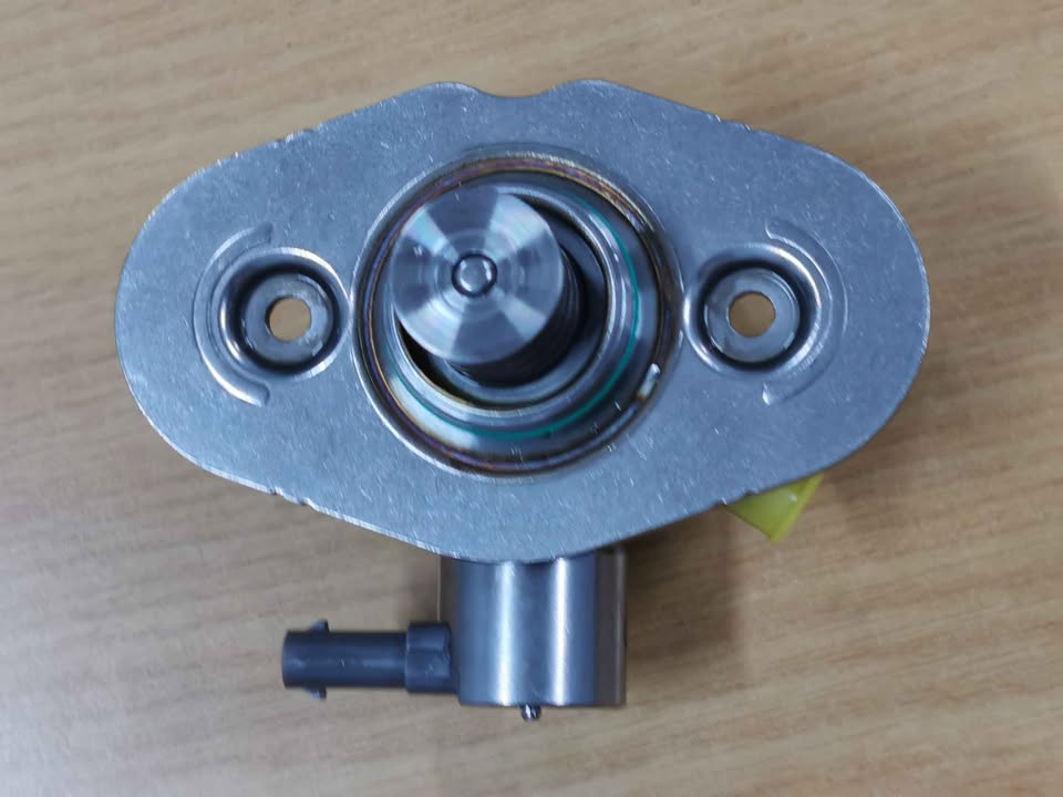 Brand New high pressure fuel pump BMW F20 and F30 - Private Seller