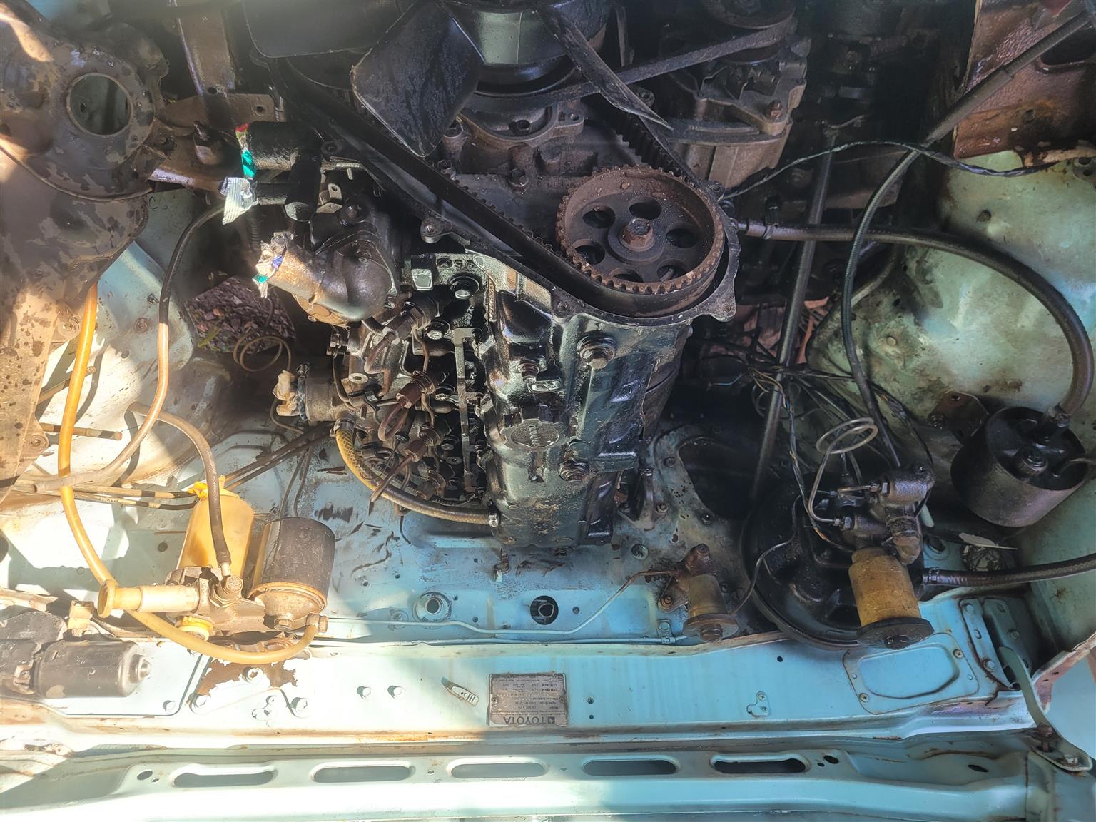 Toyota hilux 2.4diesel running engine 5 speed gear box good chessie diesel pump - Private Seller Toyota hilux 2.4diesel running engine 5 speed gear box good chessie diesel pump - Private Seller