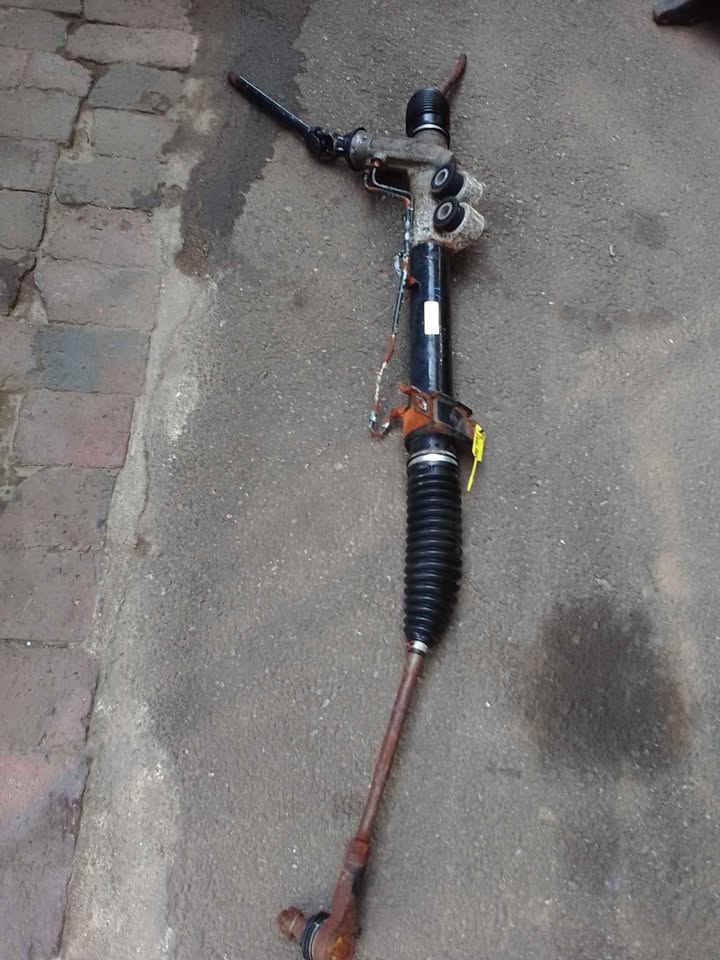 2016 Isuzu KB250 steering rack - Private Seller