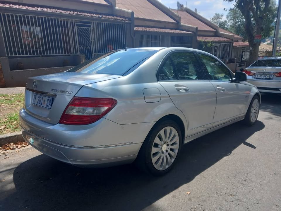 ACCIDENT FREE 2008 Mercedes Benz C180, Manual, Silver Color, 211000kms