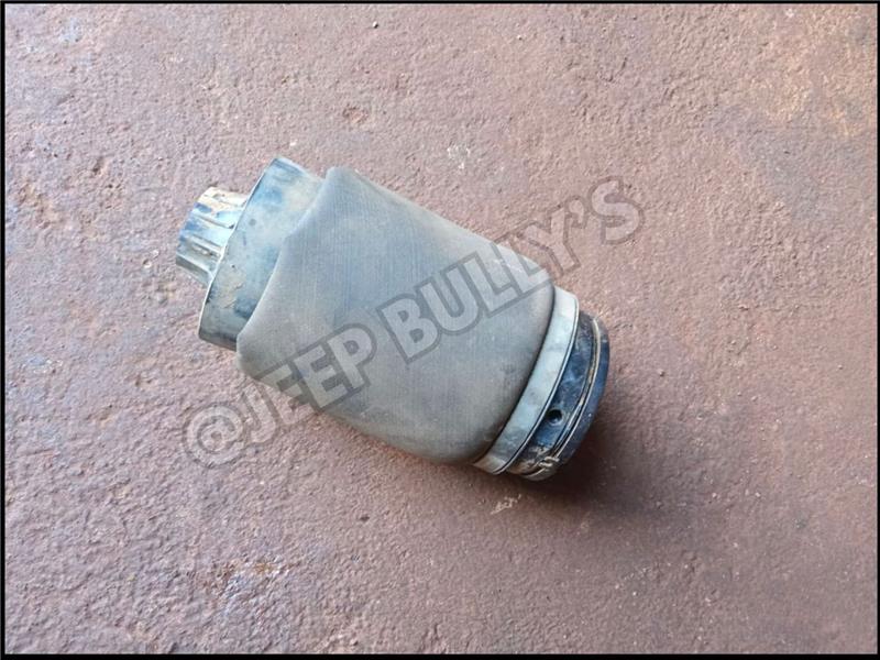 Jeep Grand Cherokee Wk2 Rear Air Bellow Used | Jeep Bully's - Private Seller Jeep Grand Cherokee Wk2 Rear Air Bellow Used | Jeep Bully's - Private Seller