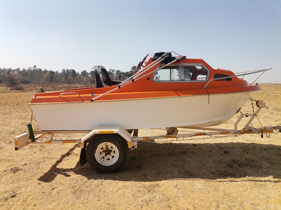 Lovely 15.5Ft Cabana Cabin Fisher/Cruiser - Motor and No Motor Options Available