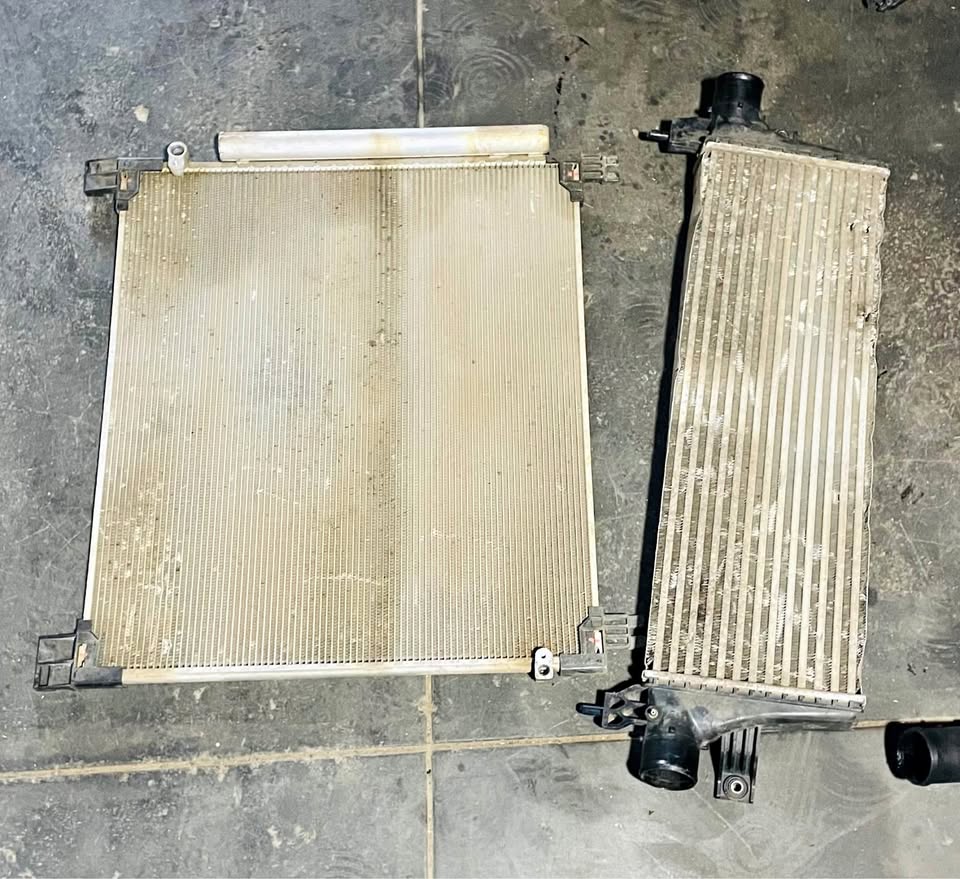 TOYOTA HY GD6 CONDENSER & INTERCOOLER - Private Seller TOYOTA HY GD6 CONDENSER & INTERCOOLER - Private Seller