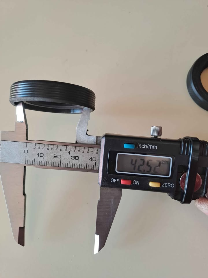 Volkswagen golf Jetta oil seal - Private Seller