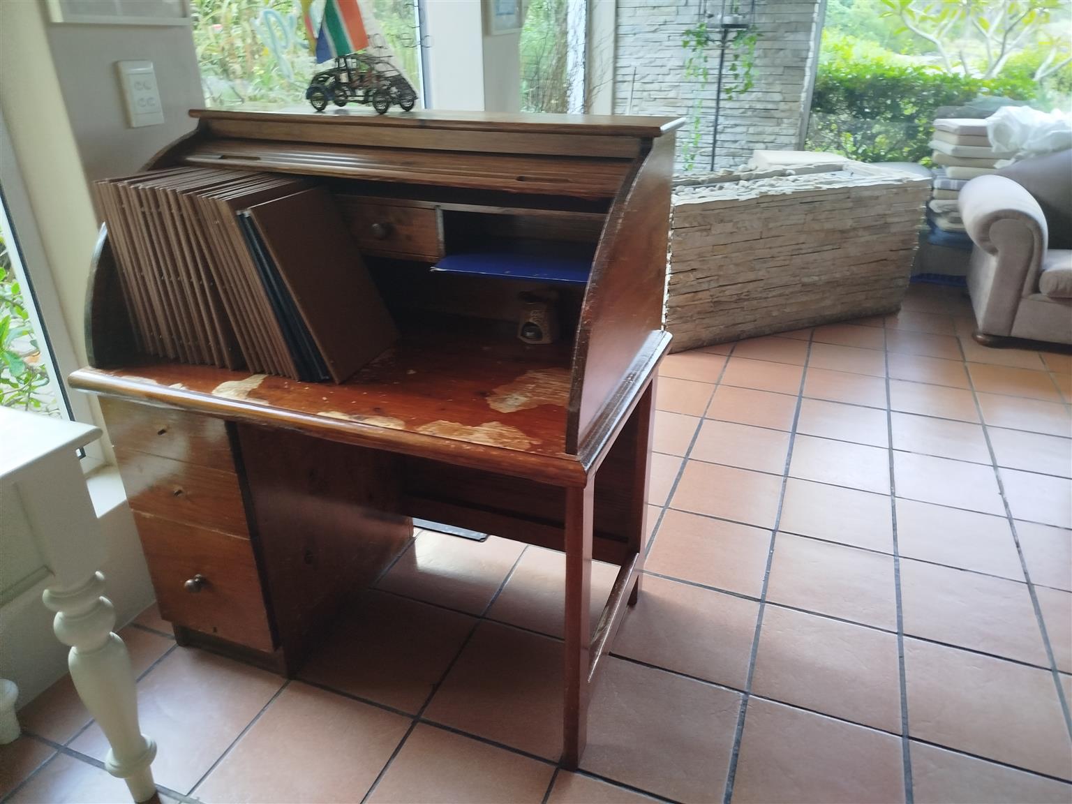 Rolling desk