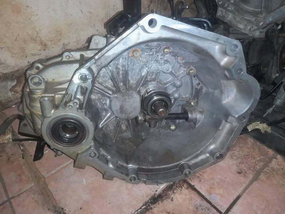 HYUNDAI i20 MANUAL GEARBOX AVAILABLE - Private Seller
