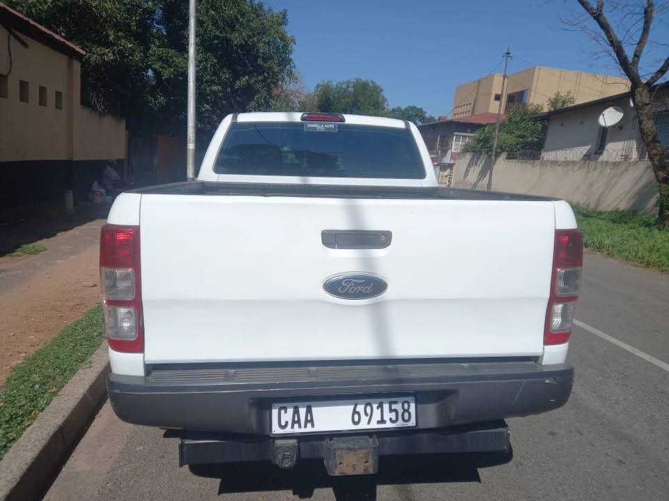 2015 Ford Ranger Double Cab 2.2 Diesel XLT, Manual 6speed, White Color, Mileage 105000km