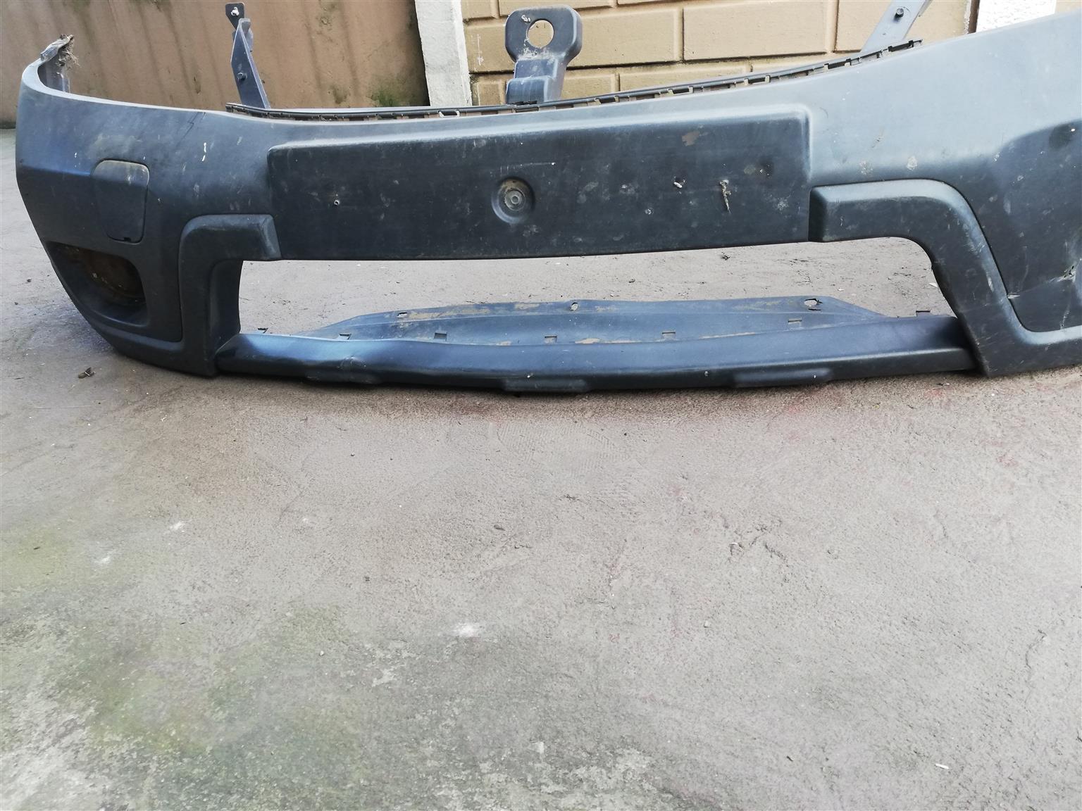NP 200, Original front bumper - Private Seller NP 200, Original front bumper - Private Seller