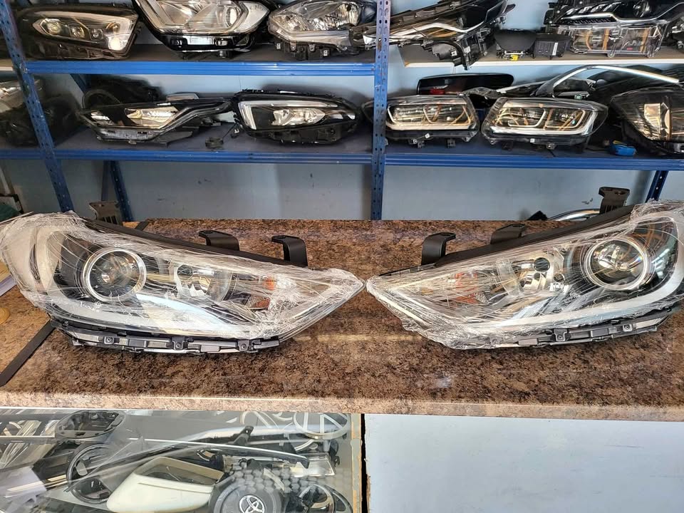 2020 Hyundai Elantra left and right headlight for sale