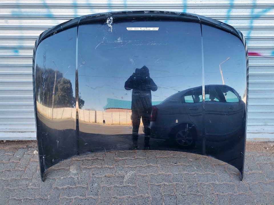Range Rover Sport bonnet 2007-2012 - Private Seller Range Rover Sport bonnet 2007-2012 - Private Seller