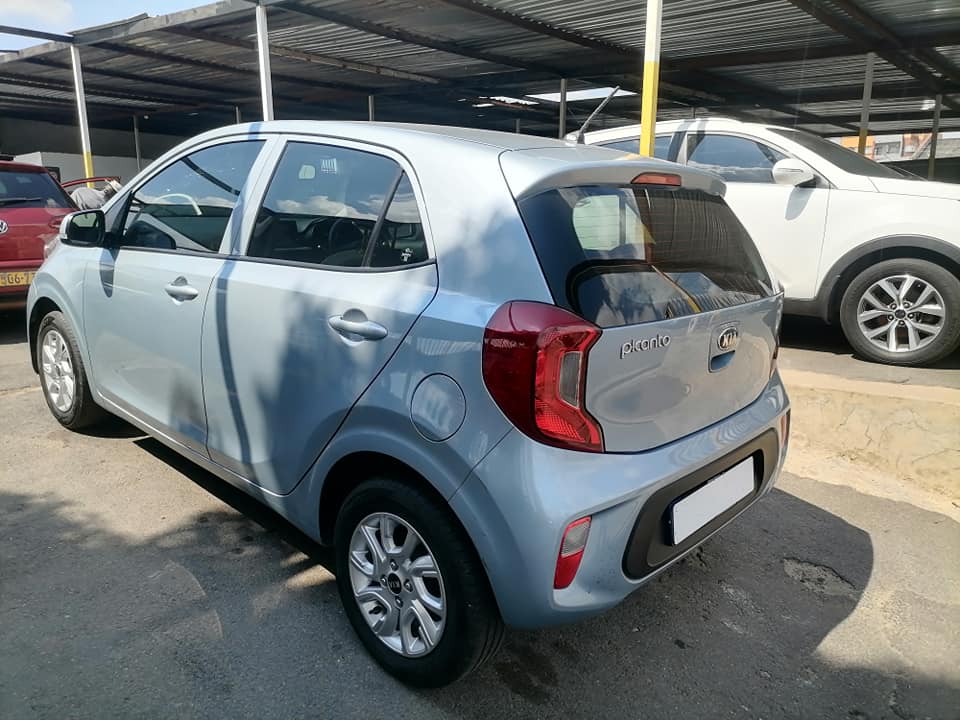2022 Kia Picanto 1.0 Automatic Service book and spare key