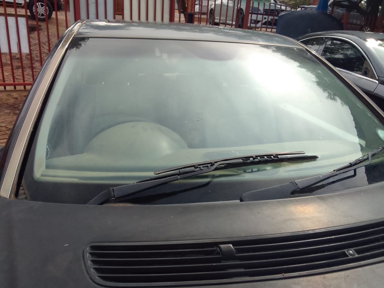 Used Mercedes C270 CDI Front Windshield for Sale - Private Seller Used Mercedes C270 CDI Front Windshield for Sale - Private Seller