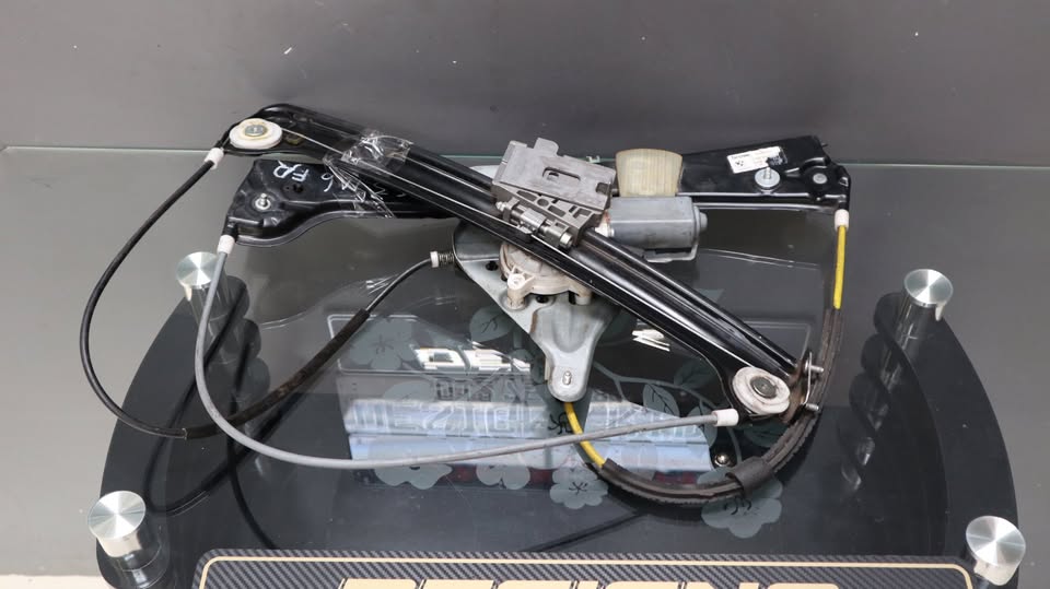 BMW E63 M6 (6 SERIES ) FRONT RIGHT WINDOW MECHANISM - Private Seller BMW E63 M6 (6 SERIES ) FRONT RIGHT WINDOW MECHANISM - Private Seller