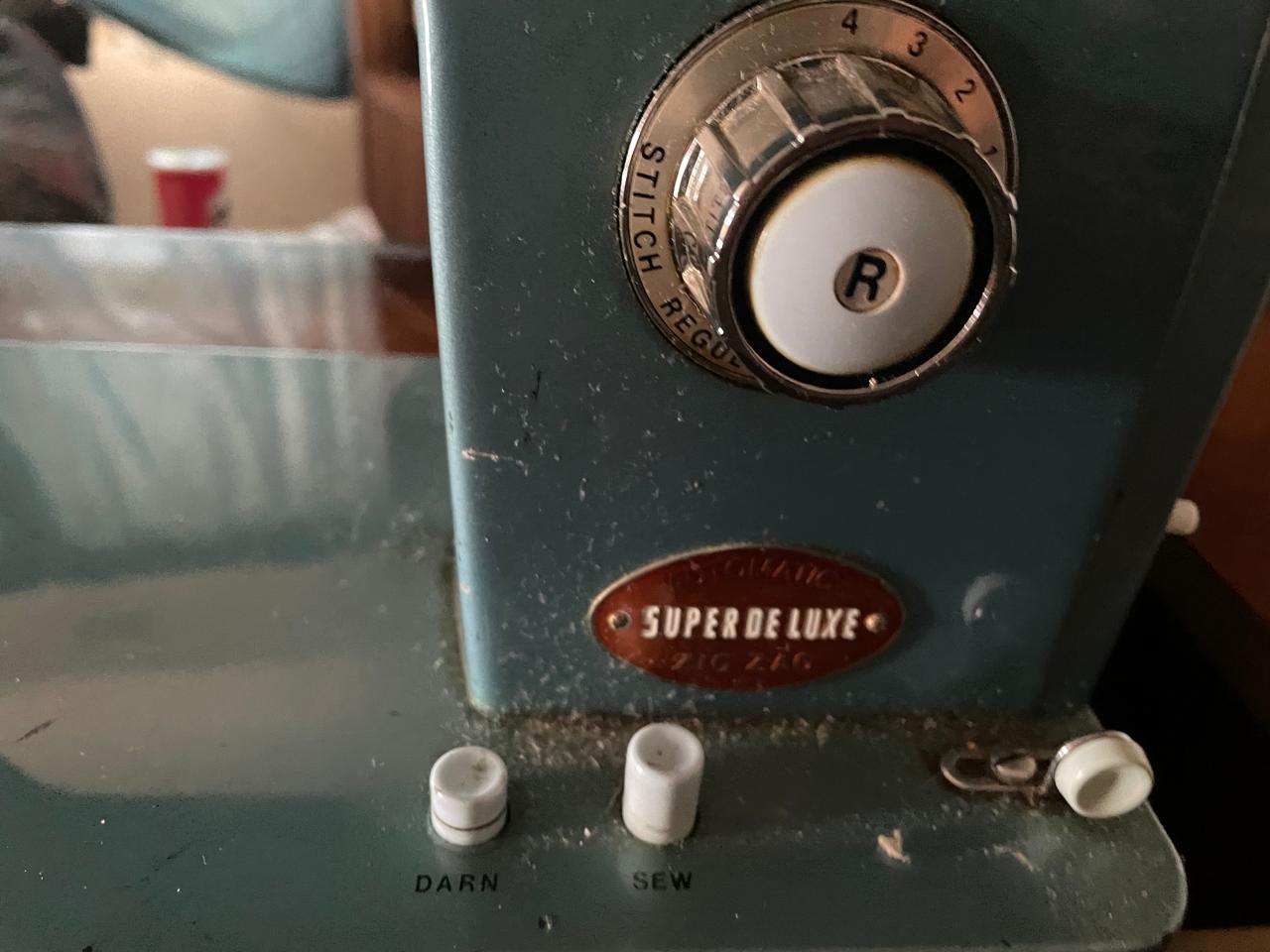 Sewing machine | Junk Mail Marketplace