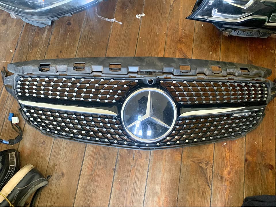 Mercedes Benz w205 diamond grill