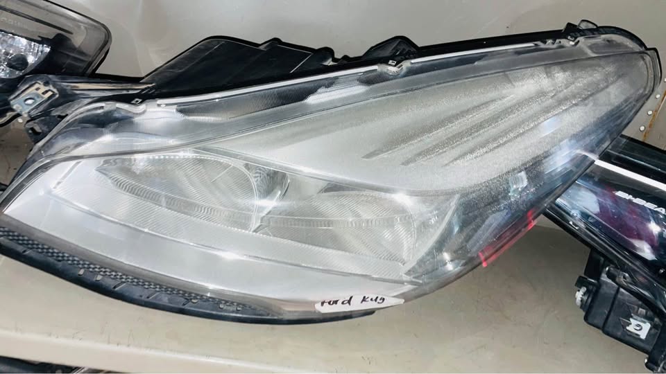 Ford Kuga headlight - Private Seller