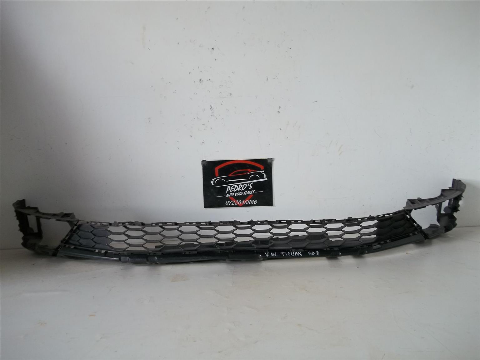 VW Tiguan Mk2 '16-'21 front lower grille - Private Seller VW Tiguan Mk2 '16-'21 front lower grille - Private Seller