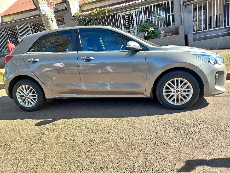 2018 KIA RIO 1.4 AUTOMATIC TRANSMISSION WITH FULL SERVICE HISTORY IN EXCELLENT CONDITION