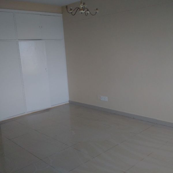 Twobedroom flat to rent in Killarney Junk Mail