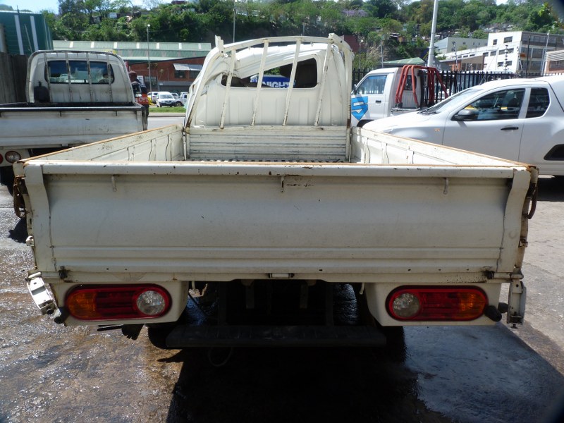 Hyundai H100 2.6 Manual White - 2004 STRIPPING FOR SPARES - Private Seller Hyundai H100 2.6 Manual White - 2004 STRIPPING FOR SPARES - Private Seller