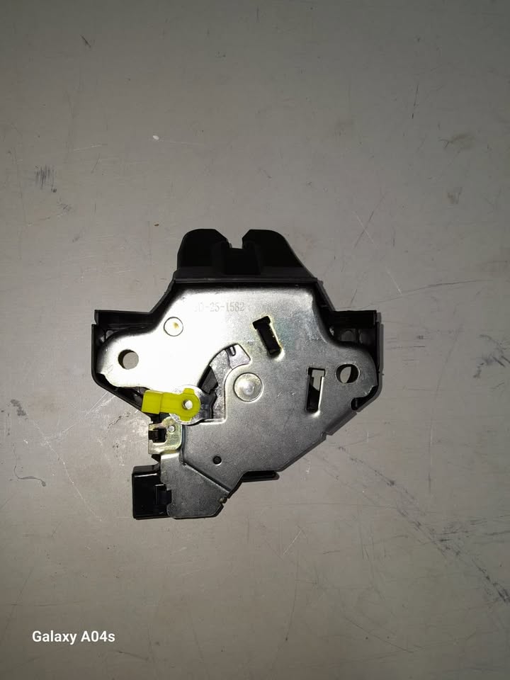 TOYOTA COROLLA PROFESSIONAL & QUEST BOOT LOCK FOR SALE - Private Seller TOYOTA COROLLA PROFESSIONAL & QUEST BOOT LOCK FOR SALE - Private Seller