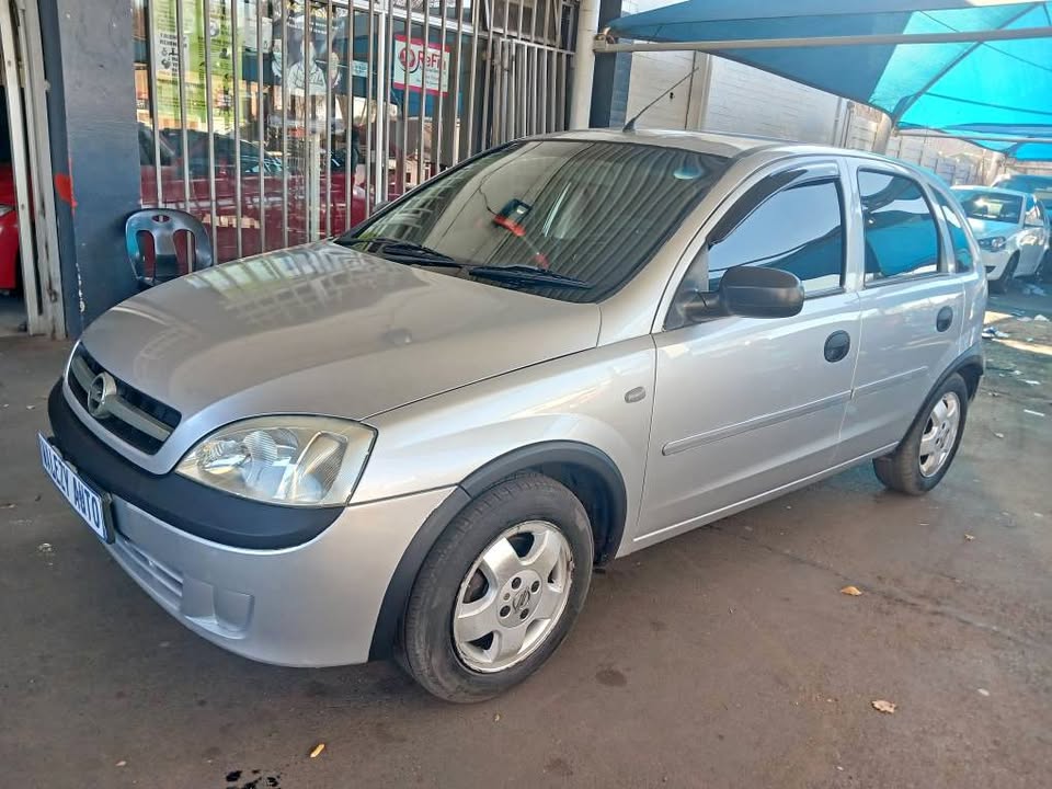 2006 OPEL CORSA GAMA 1.4 Transmission: Manual  Mileage: 92000km  Fueltype: Petrol  Silver