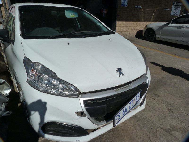 Peugeot 208 1.2 VTI Access Manual - 2016 STRIPPING FOR SPARES - Private Seller