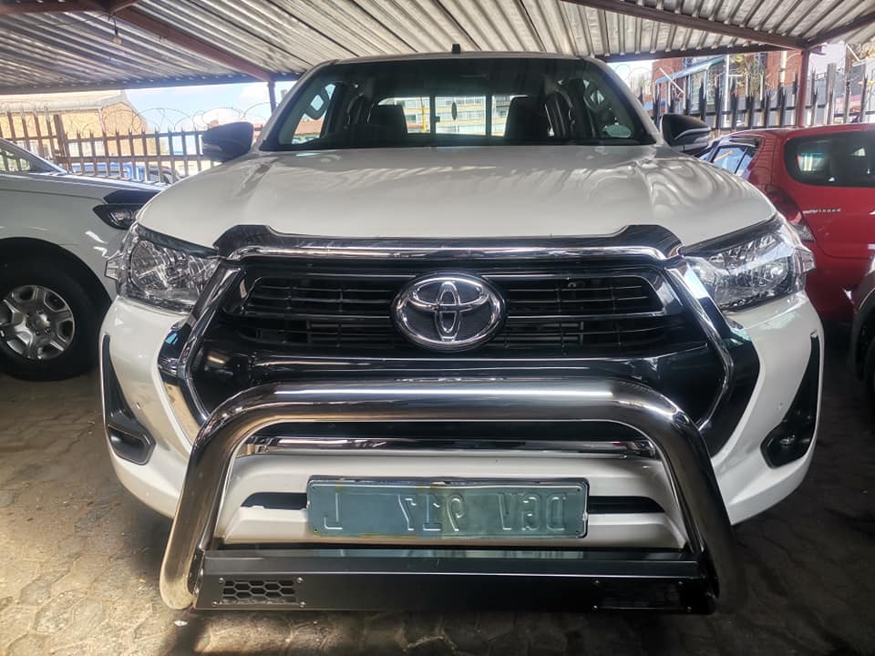 2021 TOYOTA HILUX 2.4 GD6 EXTRA CAB MANUAL DIESEL