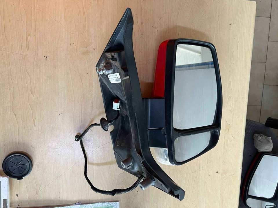 FORD TRANSIT LEFT & RIGHT ELECTRIC MIRRORS. SECOND HAND. - Private Seller FORD TRANSIT LEFT & RIGHT ELECTRIC MIRRORS. SECOND HAND. - Private Seller