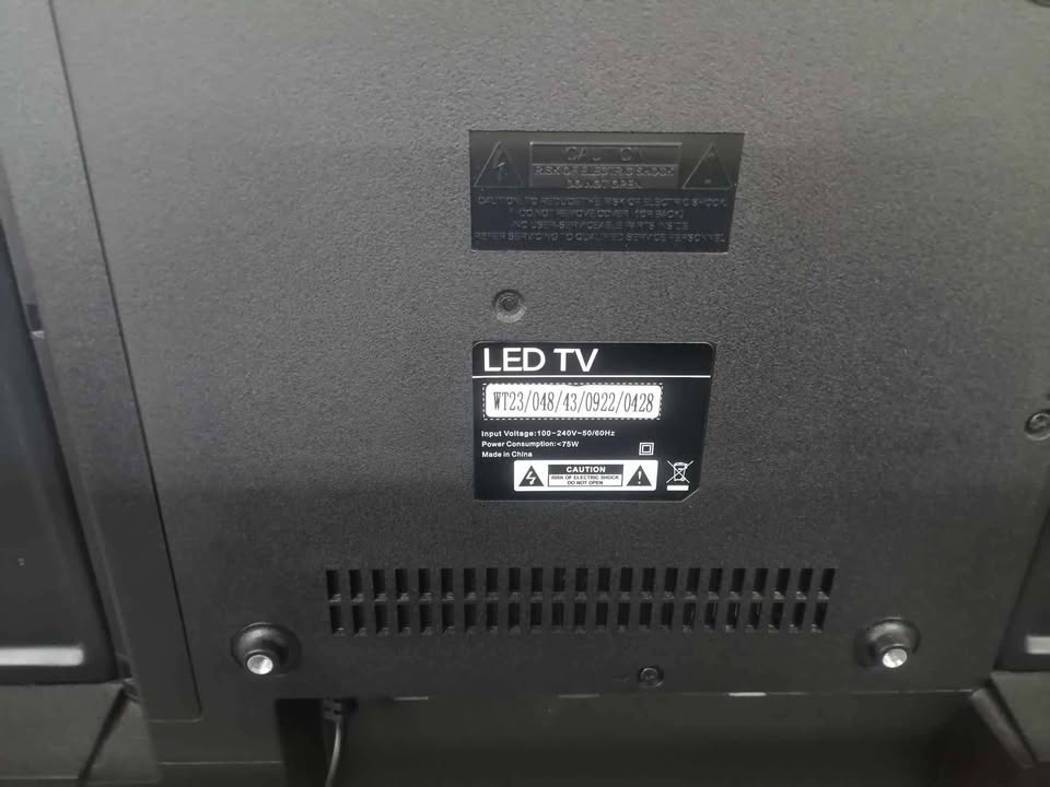LEXUCO 43" NON SMART TV