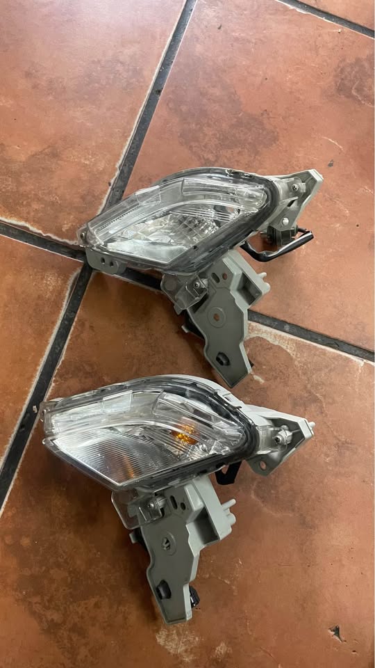 Mazda CX3 left fog lights - Private Seller Mazda CX3 left fog lights - Private Seller