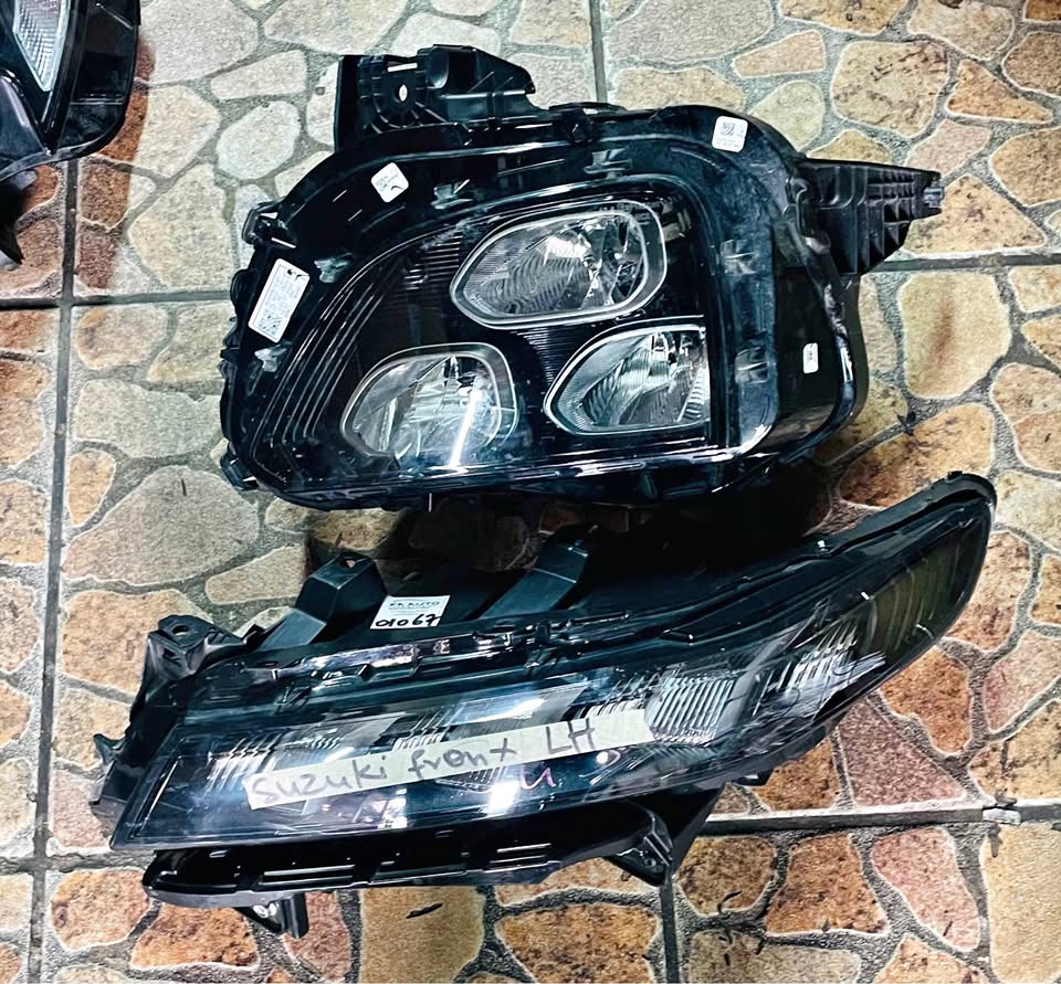 Suzuki Fronx left headlights