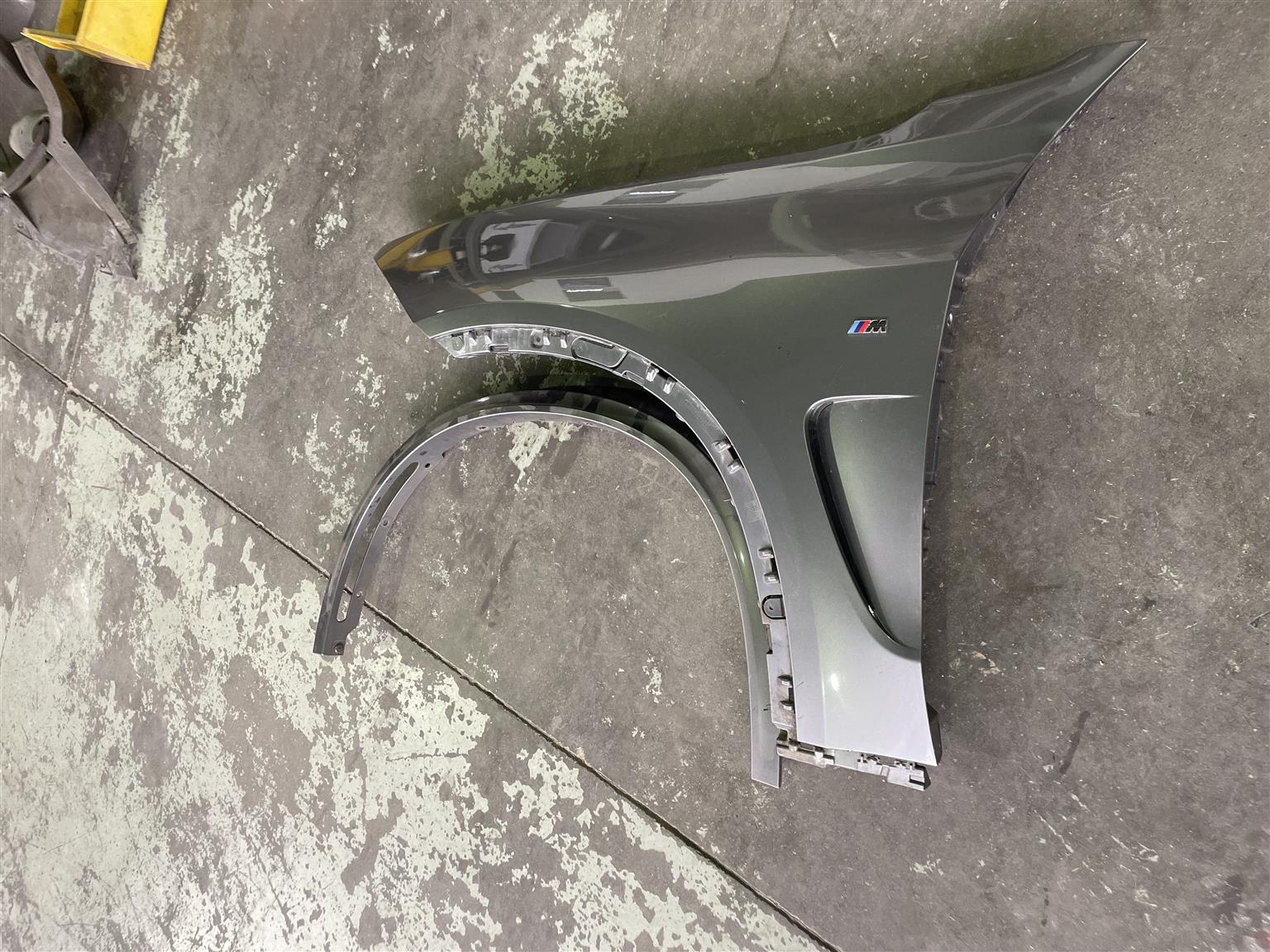 BMW X5 F15 left front fender and fender moulding - Private Seller BMW X5 F15 left front fender and fender moulding - Private Seller