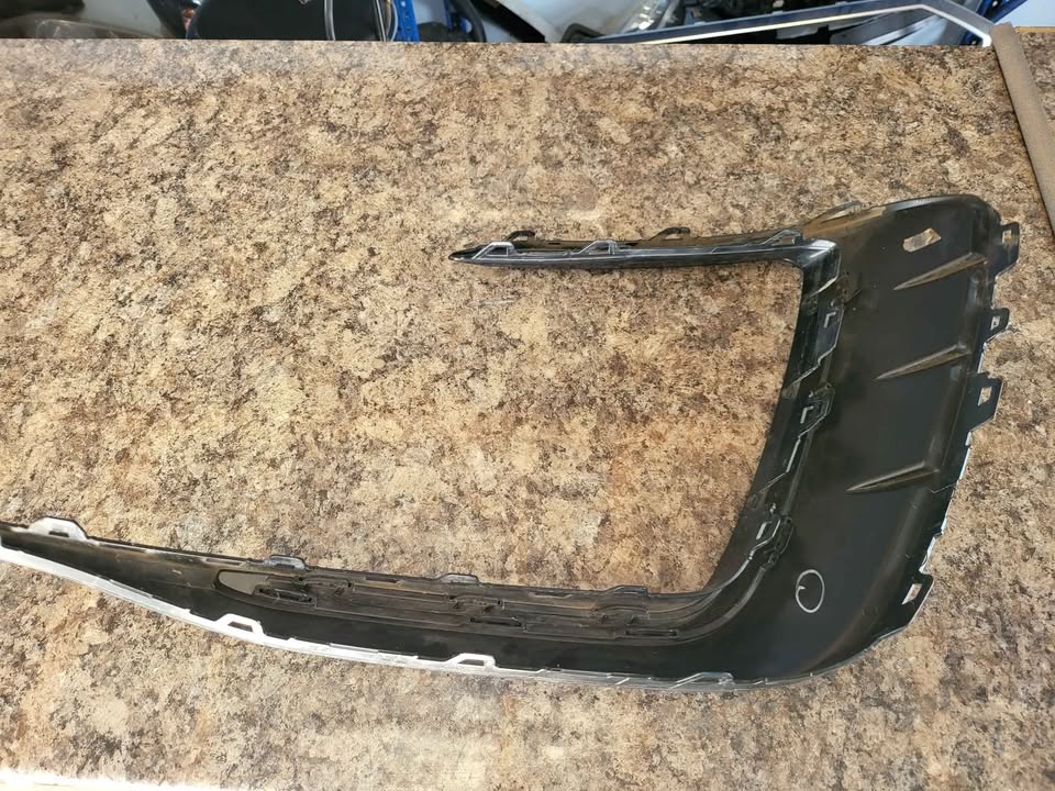 2024 vw Tiguan Foglight moulding for sale.