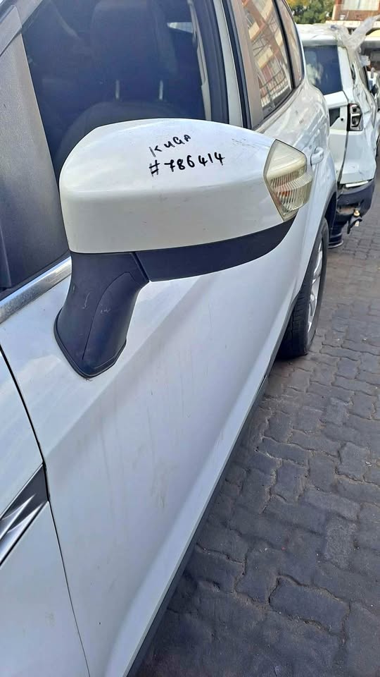 Door Mirror Ford Kuga 2012 2.5L - Private Seller Door Mirror Ford Kuga 2012 2.5L - Private Seller