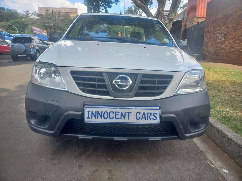 2022 NISSAN NP200 BAKKIE 1.6 PETROL, MANUAL, WHITE COLOR, MILEAGE 65000KMS