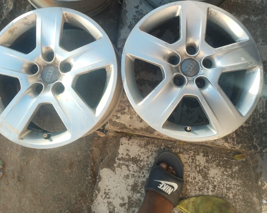 A4 audi rims - Private Seller A4 audi rims - Private Seller