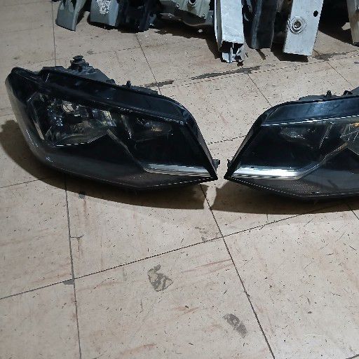 Ford ecosport headlight - Private Seller Ford ecosport headlight - Private Seller