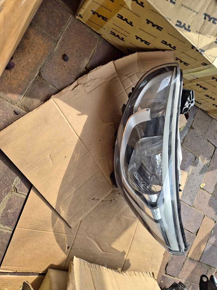 Hyundai Acent headlights - Private Seller Hyundai Acent headlights - Private Seller