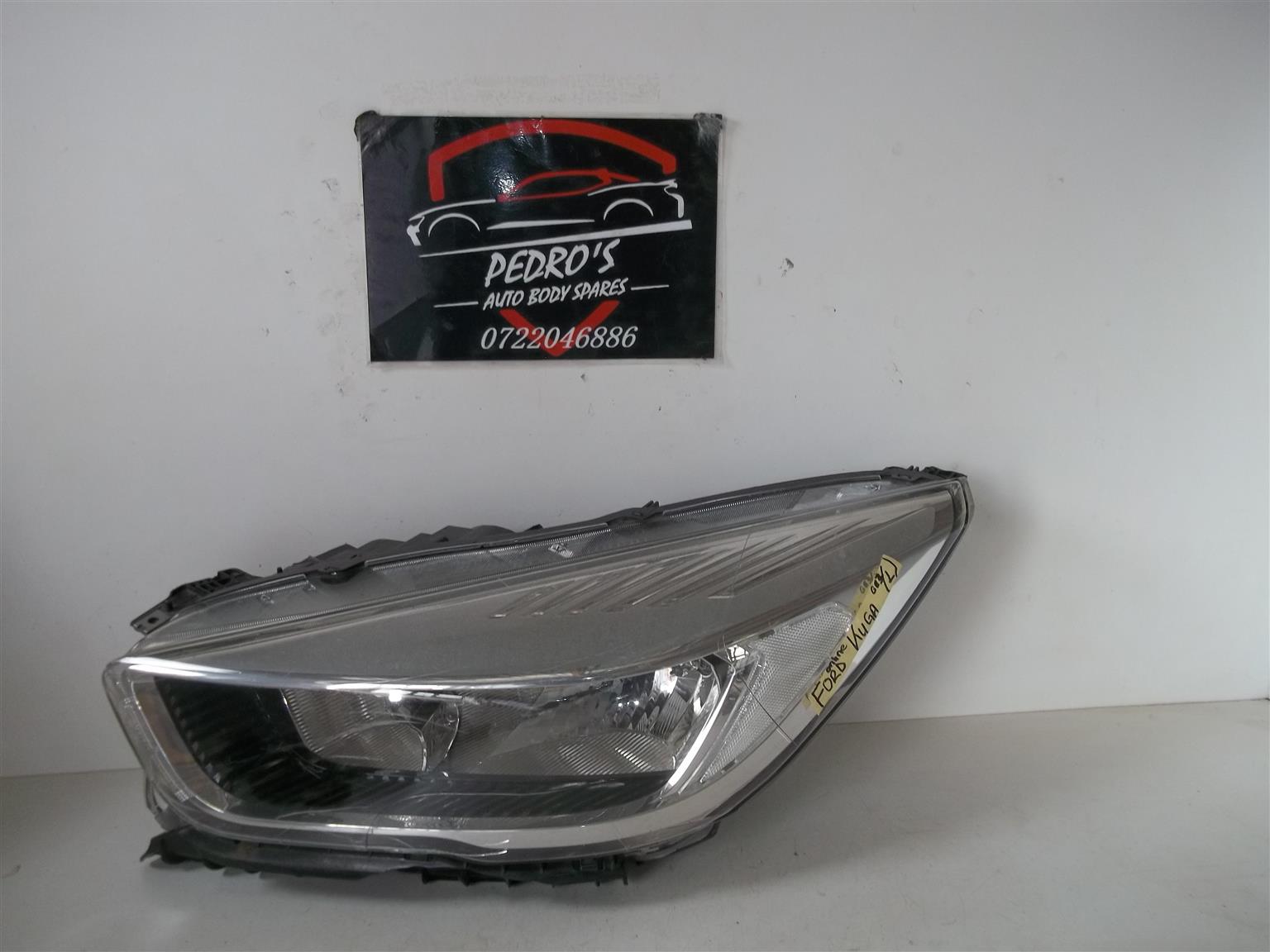 Ford Kuga/Escape '17-'19 left headlight - Private Seller Ford Kuga/Escape '17-'19 left headlight - Private Seller