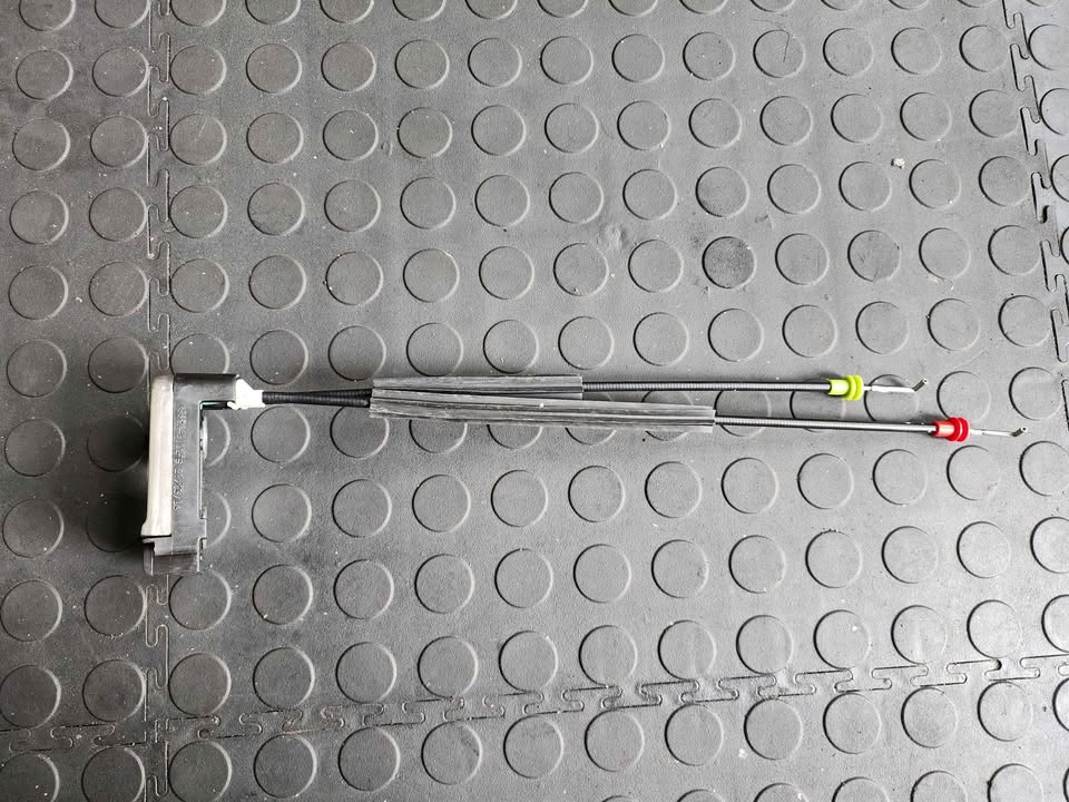 FORD FIGO TAILGATE BOOT LOCK - Private Seller FORD FIGO TAILGATE BOOT LOCK - Private Seller