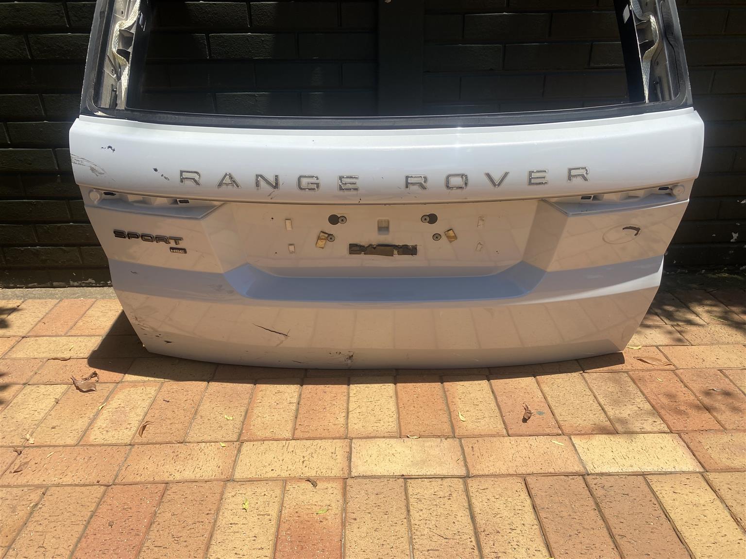 2020 RANGE ROVER SPORT TAILGATE SHELL FOR SALE. IN EXCELLENT CONDITION - Private Seller