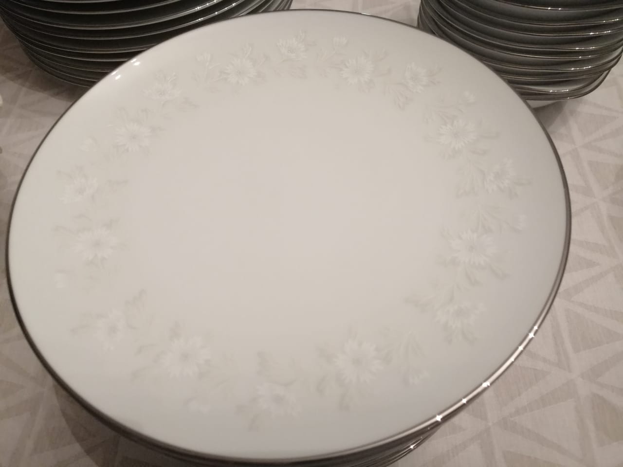 Noritake dinner set 108 pieces