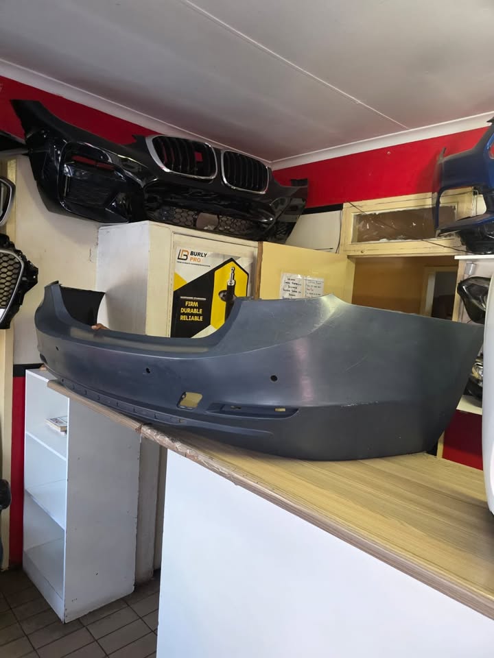 2016 BMW 3 SESIES F30 SPORT LINE REAR BUMPER FOR SALE IN EXCELLENT CONDITION - Private Seller 2016 BMW 3 SESIES F30 SPORT LINE REAR BUMPER FOR SALE IN EXCELLENT CONDITION - Private Seller