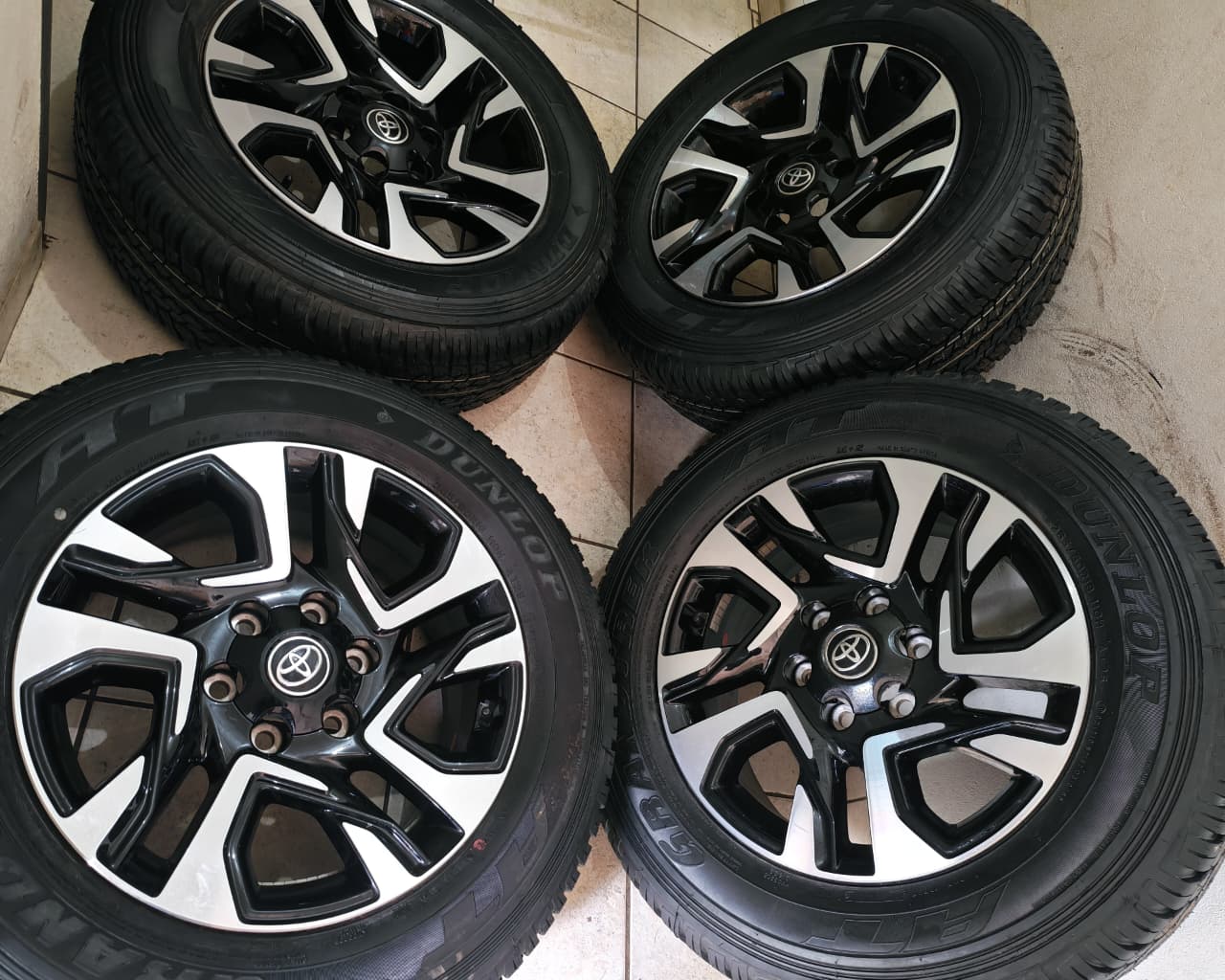 18inch Toyota Legend 55 /Fortuner OEM mags with brand new 265/60/18 Dunlop Grand - Private Seller 18inch Toyota Legend 55 /Fortuner OEM mags with brand new 265/60/18 Dunlop Grand - Private Seller